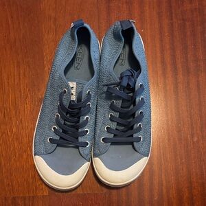 Keen Elsa crochet pattern look Sneakers